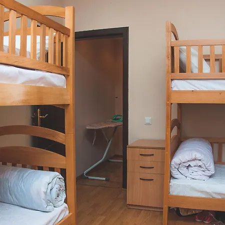 Globus Hostel *